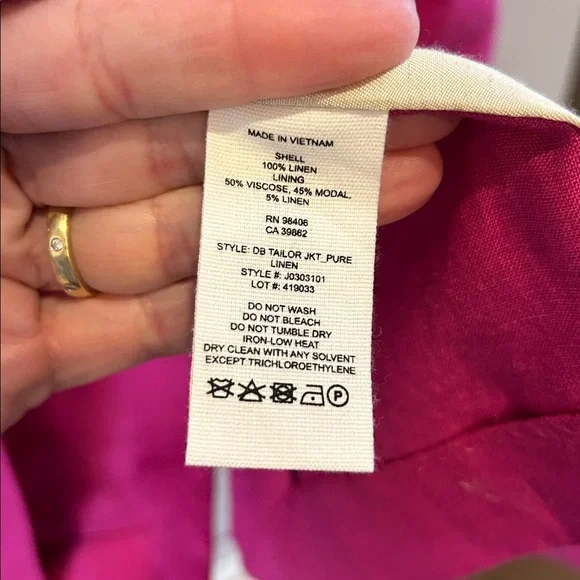 Theory Double Tailor Blazer Jacket in Pop Fuschia - Picture 11 of 14